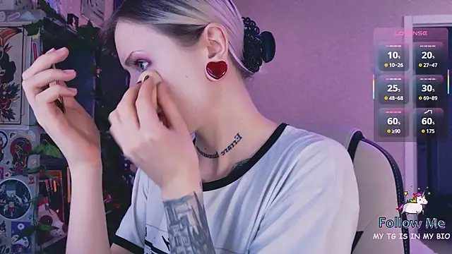 NaniMoore online show from 03-05-26, 08:16