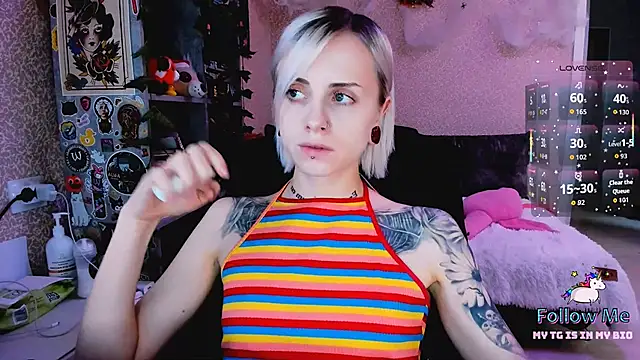 NaniMoore online show from 11-21-25, 09:14