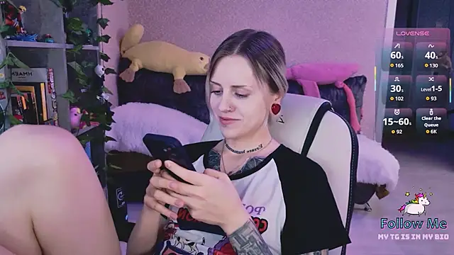 NaniMoore online show from 03-21-26, 08:13