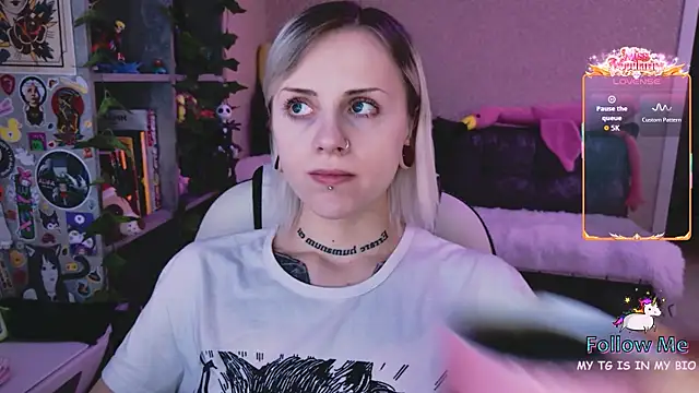 NaniMoore online show from 02-16-26, 09:02