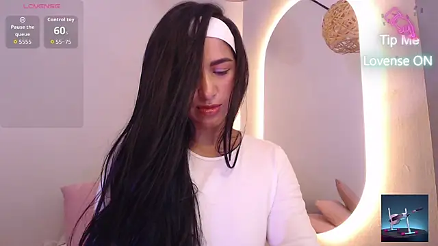 Snapshot of Thayssa_ross chatting on 05-31-26, 06:09 Thayssa ross online show from 05-31-26, 06:09