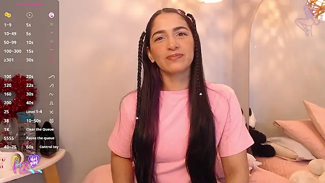 Snapshot of Thayssa_ross chatting on 03-12-26, 02:43 Thayssa ross online show from 03-12-26, 02:43