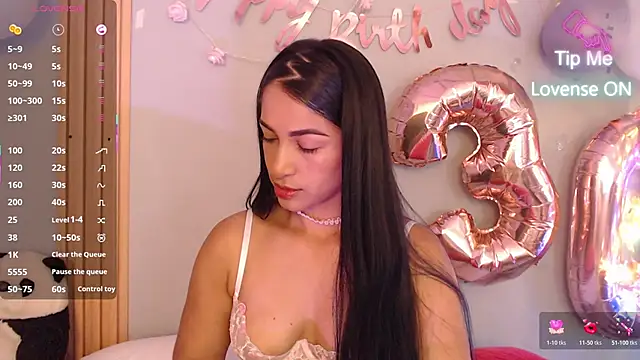 Snapshot of Thayssa_ross chatting on 04-22-26, 02:46 Thayssa ross online show from 04-22-26, 02:46