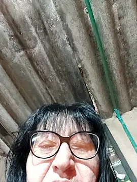 clarita 01 online show from 10-07-25, 11:00