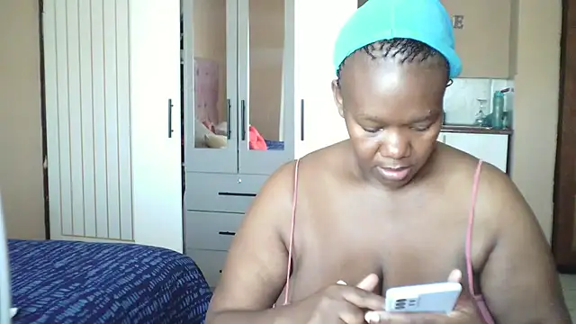 XXXGIANTBOOBS online show from 09-17-25, 08:16