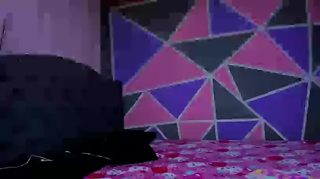 Emmily Walker online show from 04-09-26, 05:20