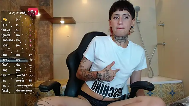 Snapshot of Ethan_lennox chatting on 10-30-25, 03:20 Ethan lennox online show from 10-30-25, 03:20