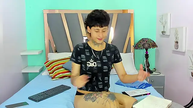 Snapshot of Ethan_lennox chatting on 12-02-25, 08:10 Ethan lennox online show from 12-02-25, 08:10