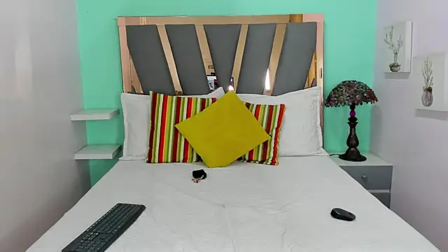 Snapshot of Ethan_lennox chatting on 12-22-25, 08:09 Ethan lennox online show from 12-22-25, 08:09