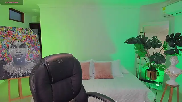 JANYLOVE   online show from 03-17-26, 10:51