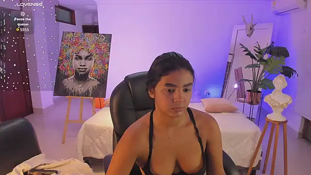 JANYLOVE   online show from 11-24-25, 10:48