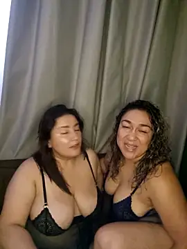 Snapshot of kitty_84 chatting on 05-17-26, 02:06 kitty 84 online show from 05-17-26, 02:06