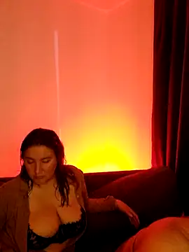 kitty 84 online show from 12-18-25, 03:22