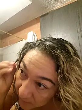 Snapshot of kitty_84 chatting on 02-12-26, 10:04 kitty 84 online show from 02-12-26, 10:04