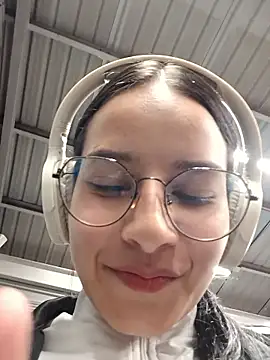  vaness online show from 04-05-26, 05:47