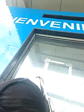 Snapshot of _vaness chatting on 02-21-25, 06:37 vaness online show from 02-21-25, 06:37