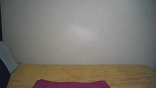 Snapshot of SuvieyX chatting on 05-25-26, 05:18 SuvieyX online show from 05-25-26, 05:18