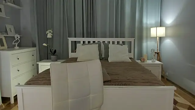 Snapshot of SimonaDeBeauvoir chatting on 02-22-25, 10:18 SimonaDeBeauvoir online show from 02-22-25, 10:18