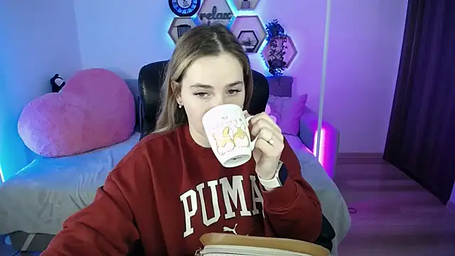 SabrinViolet online show from 02-06-26, 09:05