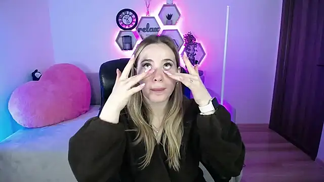 SabrinViolet online show from 02-11-26, 09:09