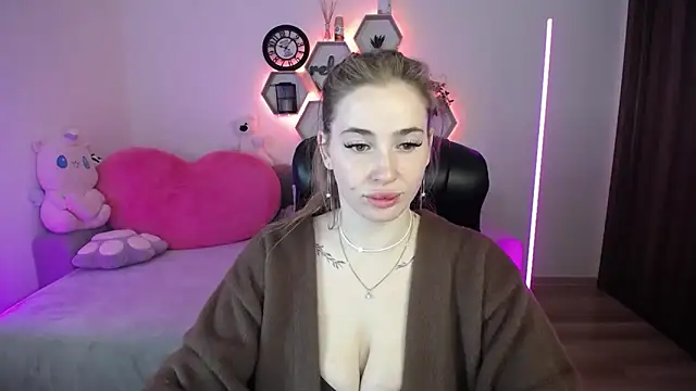 SabrinViolet online show from 04-18-26, 08:05