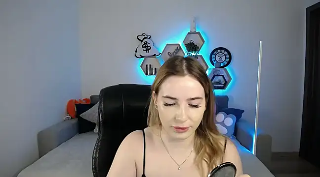 SabrinViolet online show from 02-26-25, 09:12