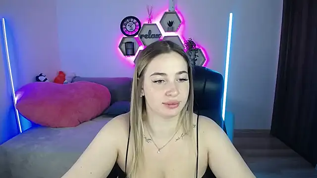 SabrinViolet online show from 10-15-25, 08:11