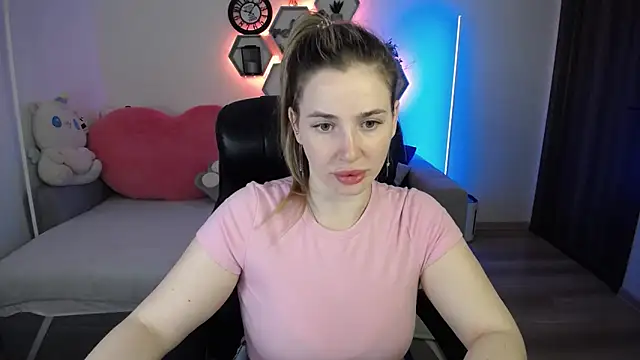 Snapshot of SabrinViolet chatting on 06-21-26, 08:09 SabrinViolet online show from 06-21-26, 08:09