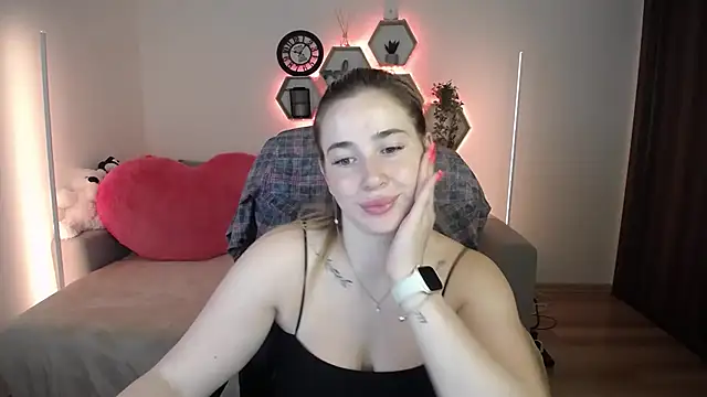 Snapshot of SabrinViolet chatting on 07-22-26, 09:00 SabrinViolet online show from 07-22-26, 09:00
