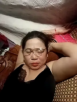 Snapshot of Sexy-asslove90 chatting on 10-19-25, 06:38 Sexy-asslove90 online show from 10-19-25, 06:38