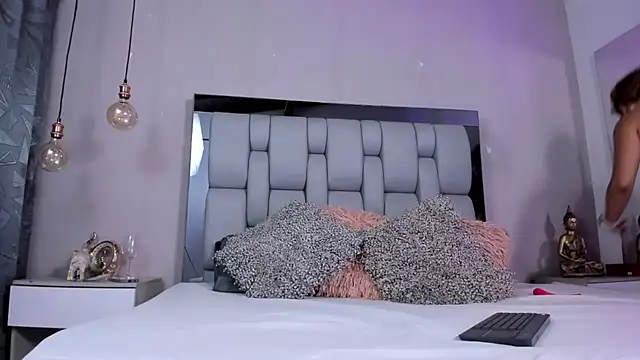 SusanBenett online show from 10-26-25, 04:51