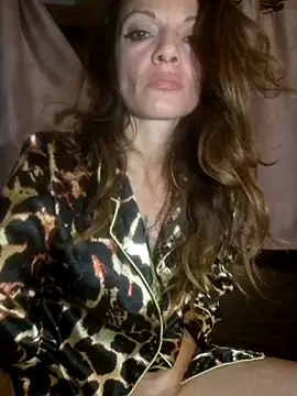 Snapshot of vampvanna23 chatting on 06-19-26, 01:00 vampvanna23 online show from 06-19-26, 01:00