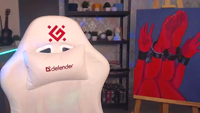 FascinatingEyess online show from 11-18-25, 07:06