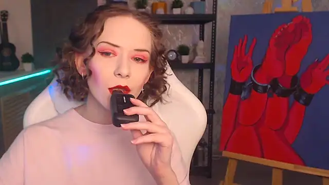 FascinatingEyess online show from 10-31-25, 06:04