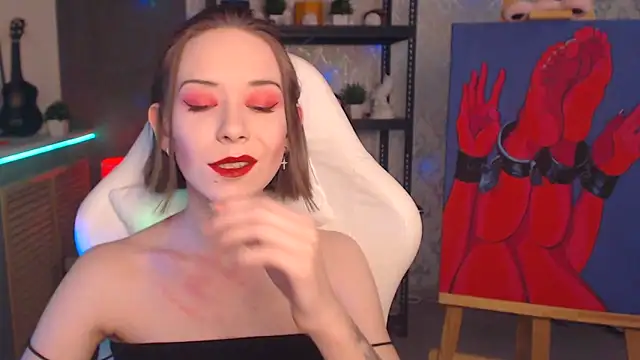 FascinatingEyess online show from 12-21-25, 01:35