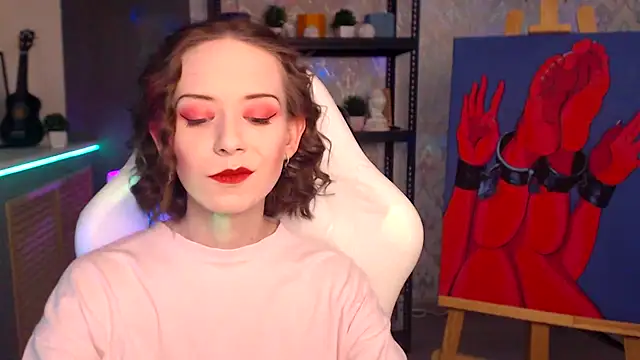 FascinatingEyess online show from 11-17-25, 09:19