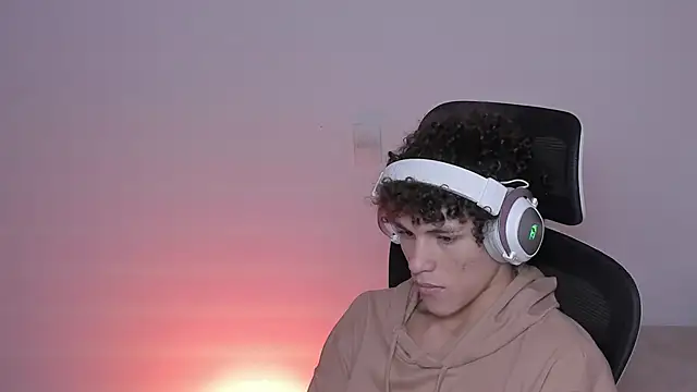 laurent nova online show from 10-08-25, 05:09