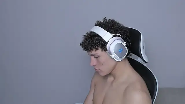 laurent nova online show from 10-06-25, 03:08