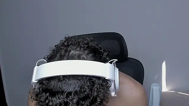 laurent nova online show from 10-26-25, 06:08