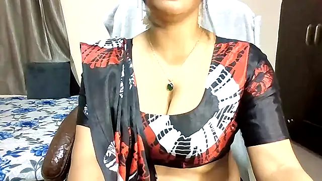 Snapshot of Queenhimanshi chatting on 06-04-26, 06:12 Queenhimanshi online show from 06-04-26, 06:12