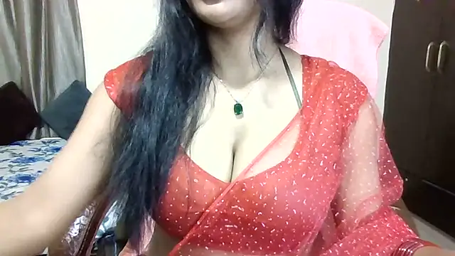 Snapshot of Queenhimanshi chatting on 06-17-26, 04:50 Queenhimanshi online show from 06-17-26, 04:50