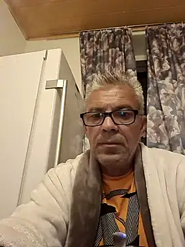 Picolo4111 online show from 09-29-25, 02:29