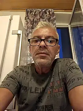 Picolo4111 online show from 09-12-25, 05:45