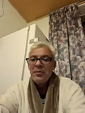 Picolo4111 online show from 10-04-25, 05:36
