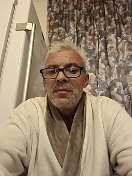 Picolo4111 online show from 10-18-25, 06:32