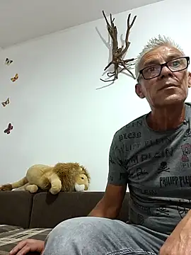 Picolo4111 online show from 09-20-25, 07:19