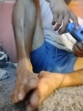 Snapshot of brownfeet chatting on 12-24-24, 02:54 brownfeet online show from 12-24-24, 02:54