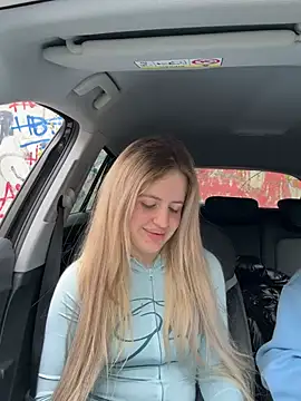 Holly-Glamour online show from 04-14-26, 09:03