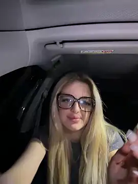 Holly-Glamour online show from 03-18-26, 08:21