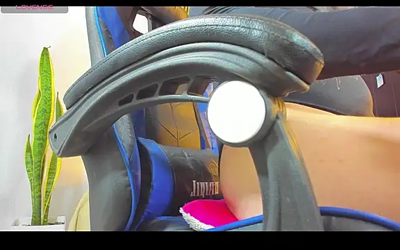 Snapshot of jessicaJonss chatting on 02-15-26, 09:25 jessicaJonss online show from 02-15-26, 09:25